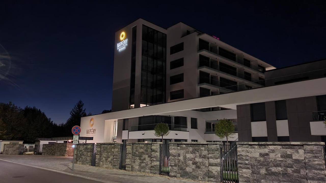 Napfeny Resort Exclusive 巴拉通雷勒 外观 照片