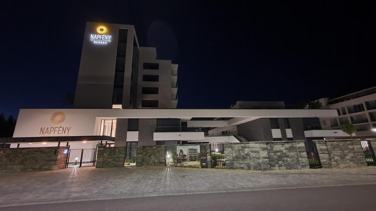 Napfeny Resort Exclusive 巴拉通雷勒 外观 照片